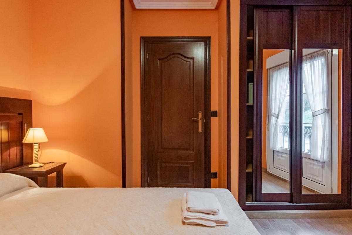 Hotel Y Apartamentos La Lonja Onís Εξωτερικό φωτογραφία
