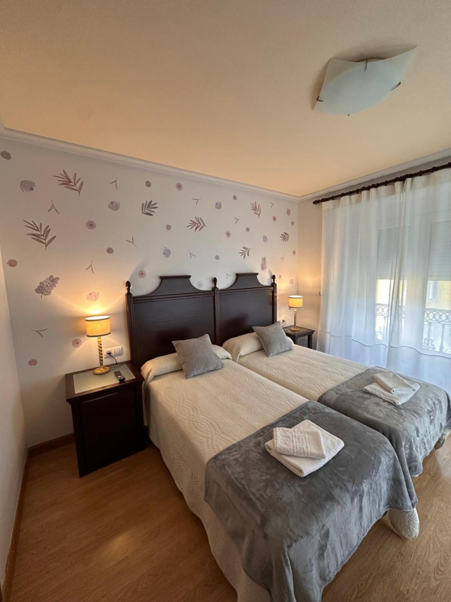 Hotel Y Apartamentos La Lonja Onís Εξωτερικό φωτογραφία